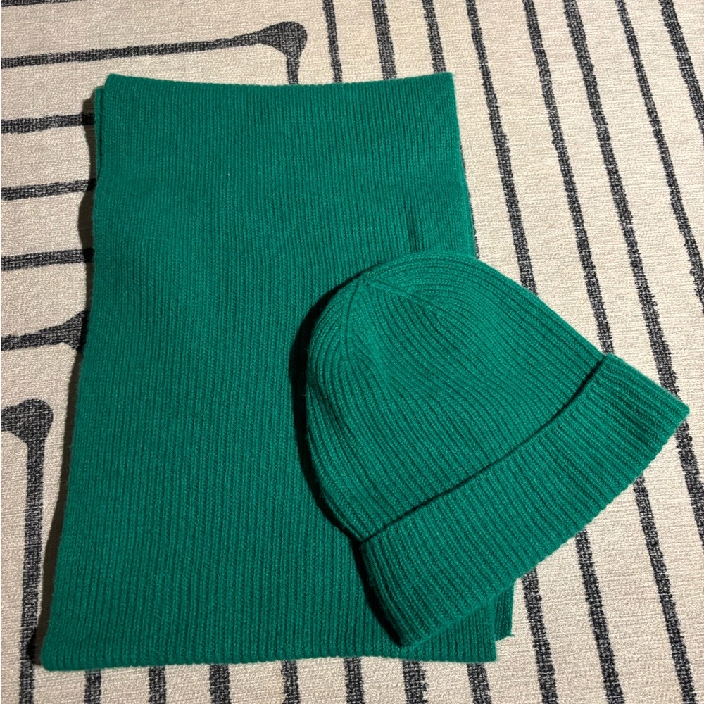 & Other Stories 100% Cashmere Green Knit Scarf and Hat Set